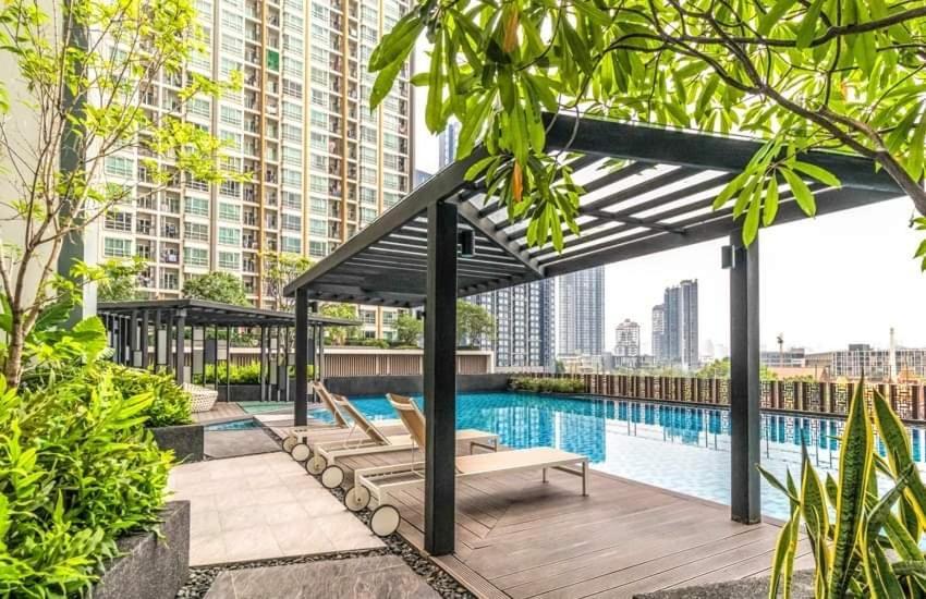 In With Swimming Pool Near Malls And Train Appart hôtel
