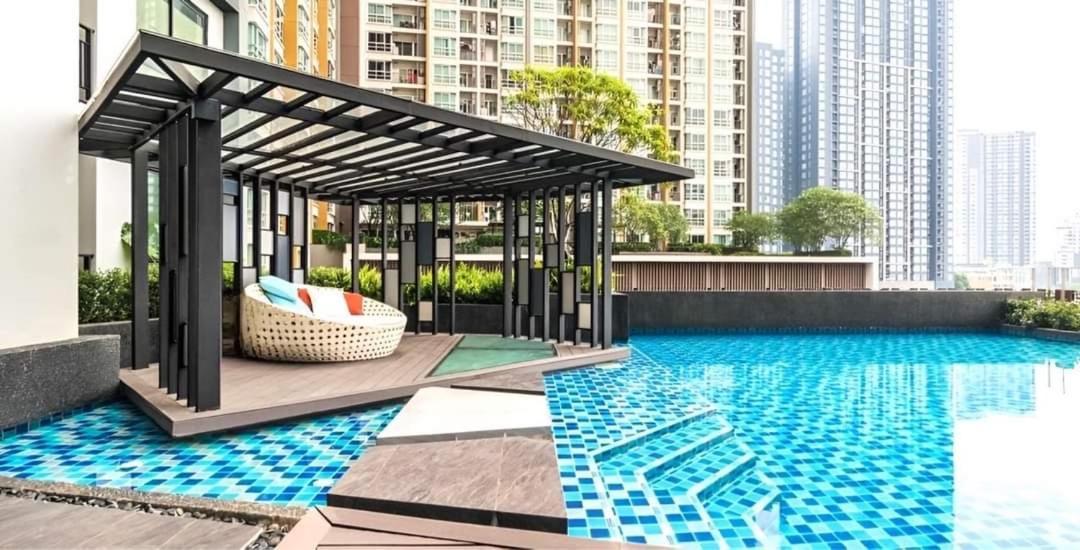 Appart hôtel In With Swimming Pool Near Malls And Train